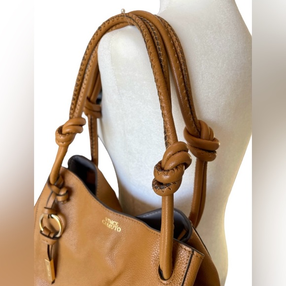VINCE CAMUTO BAG. - Picture 2 of 14